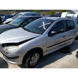 peugeot 206 berlina del año 2001