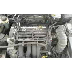 ford focus berlina (cak) del año 2000
