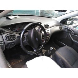 ford focus berlina (cak) del año 2001