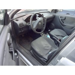 opel corsa c del año 2002