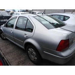 volkswagen bora berlina (1j2) del año 2002