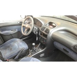 peugeot 206 berlina del año 2000
