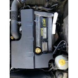 opel vectra c berlina del año 1950