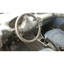 peugeot 206 berlina del año 2002