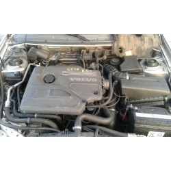 volvo v40 familiar del año 1999