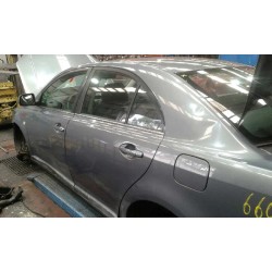toyota avensis berlina (t25) del año 2004