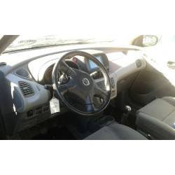nissan almera tino (v10m) del año 2005