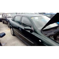 opel astra g berlina del año 2000