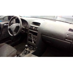 opel astra g berlina del año 2000
