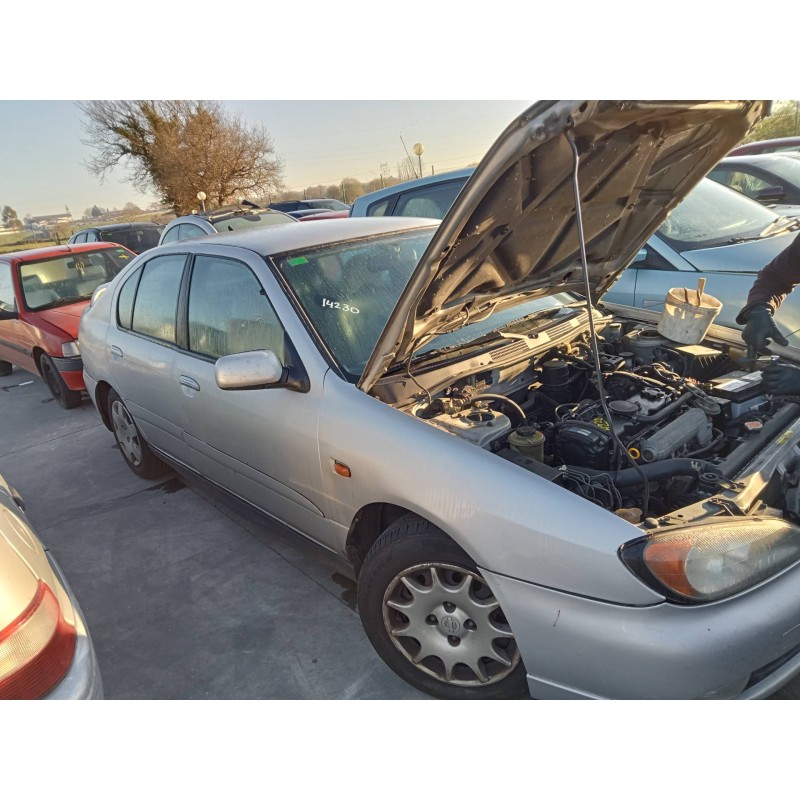 nissan primera berlina (p11) del año 1999