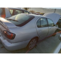 nissan primera berlina (p11) del año 1999