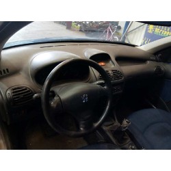 peugeot 206 berlina del año 2002
