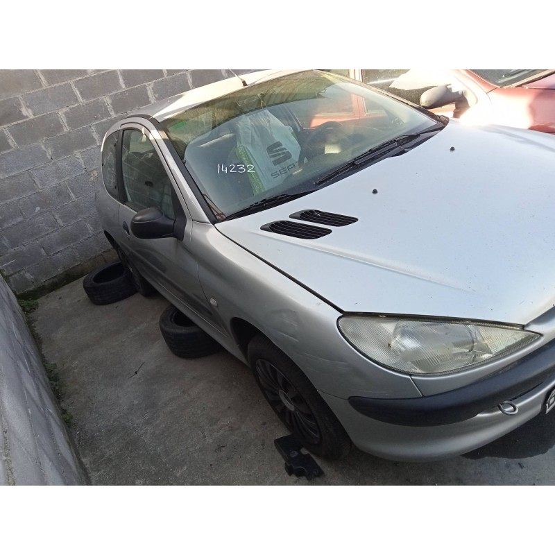 peugeot 206 berlina del año 1999