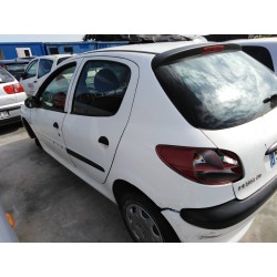 peugeot 206 berlina del año 2000