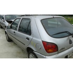 ford fiesta berlina del año 1997