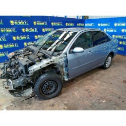 ford focus berlina (cak) del año 2003