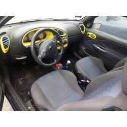 ford fiesta berlina del año 2001
