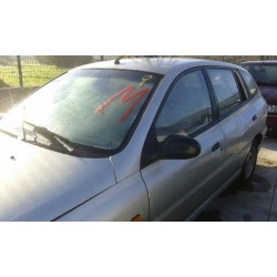 kia rio del año 2000