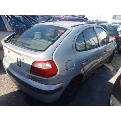 renault megane i fase 2 berlina (ba0) del año 2000