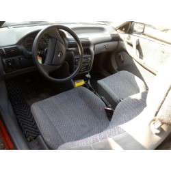 opel astra f berlina del año 1992
