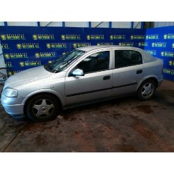 opel astra g berlina del año 2000