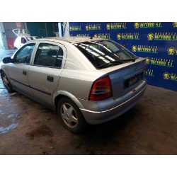 opel astra g berlina del año 2000