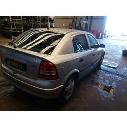 opel astra g berlina del año 2000