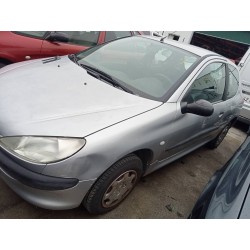 peugeot 206 berlina del año 2000