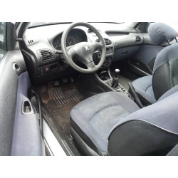 peugeot 206 berlina del año 2000