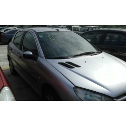 peugeot 206 berlina del año 2000