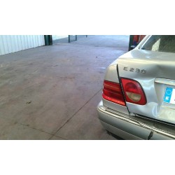 mercedes clase e (w210) berlina del año 1996
