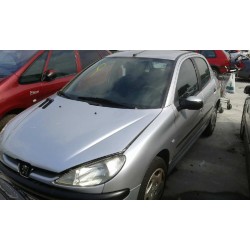 peugeot 206 berlina del año 2000