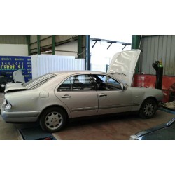 mercedes clase e (w210) berlina del año 1996