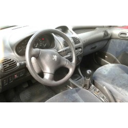 peugeot 206 berlina del año 2000