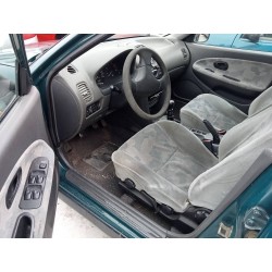 mitsubishi carisma berlina 4 (da0) del año 1997