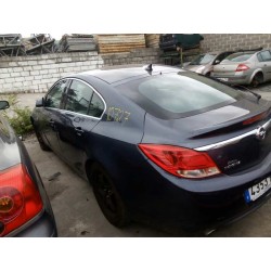 opel insignia berlina del año 2011