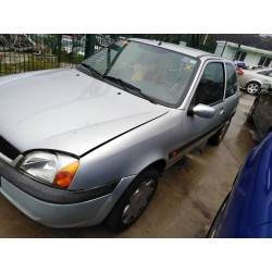 ford fiesta berlina (dx) del año 2001