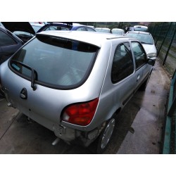ford fiesta berlina (dx) del año 2001