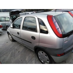 opel corsa c del año 2001