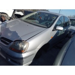 nissan almera tino (v10m) del año 2001
