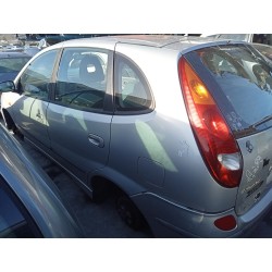 nissan almera tino (v10m) del año 2001