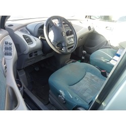 nissan almera tino (v10m) del año 2001