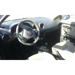 seat ibiza (6l1) del año 2003