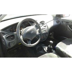 ford focus berlina (cak) del año 2000