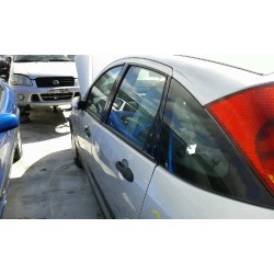 ford focus berlina (cak) del año 2000