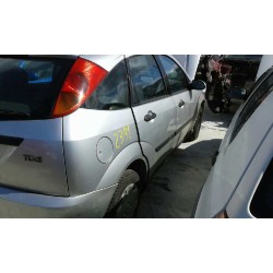 ford focus berlina (cak) del año 2000