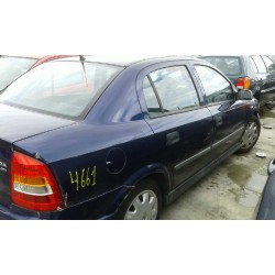 opel astra g berlina del año 2000