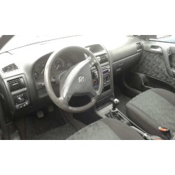 opel astra g berlina del año 2000
