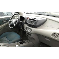 nissan almera tino (v10m) del año 2002