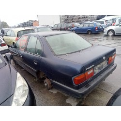 nissan primera berl./familiar (p10/w10) del año 1992
